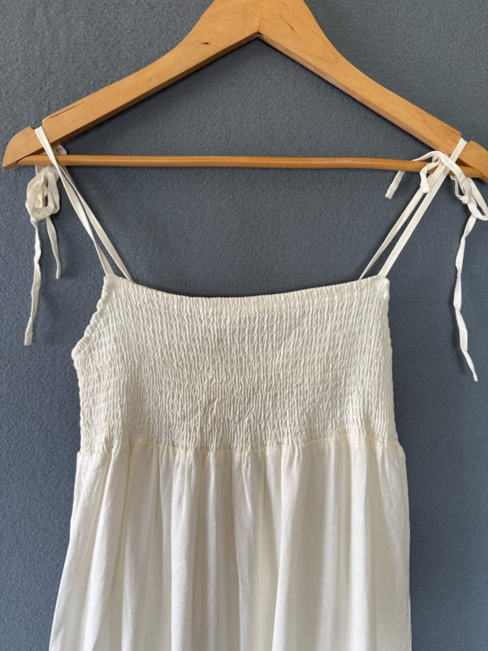 Saltwater Luxe Sorrento Midi Dress Small White Ivory Smocked Tiered Tie Strap - Picture 3 of 8